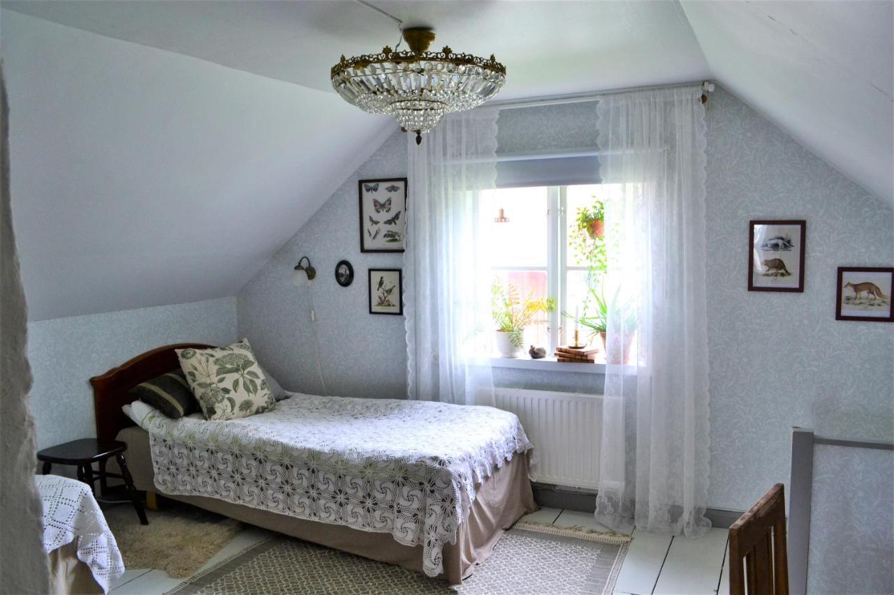 Rustik Stuga Med Lantlig Kaensla Naera Oerebro City Экстерьер фото